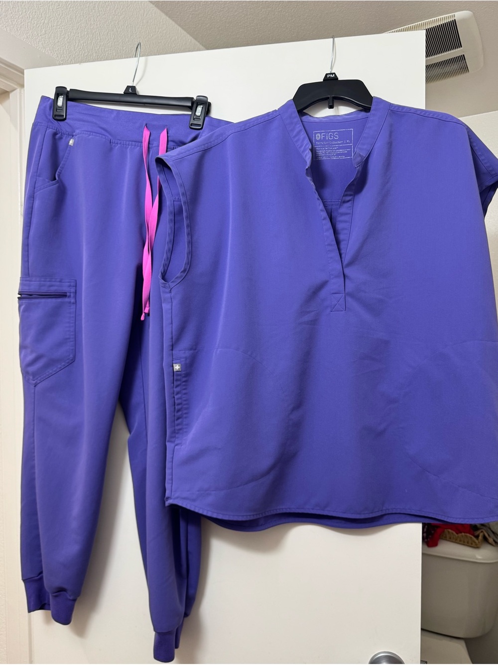 FIGS Purple Scrub Set XL Top & XL Petite Jogger Pants